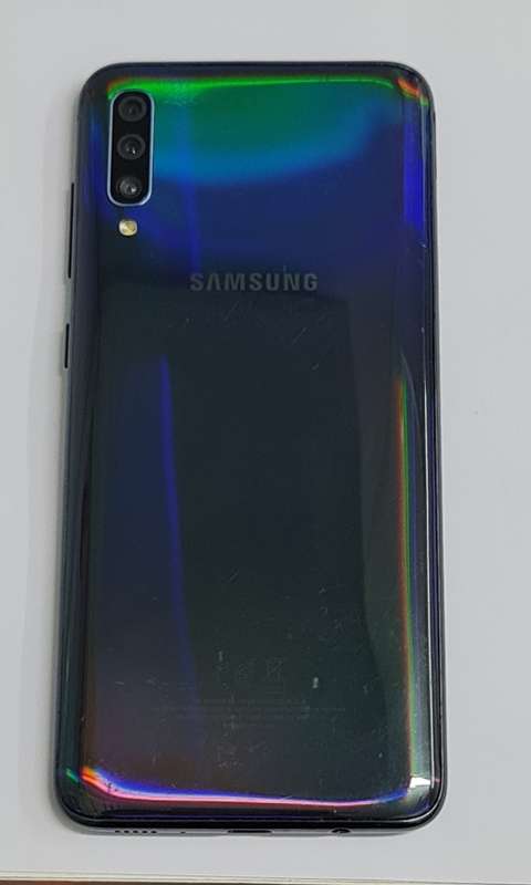 Samsung Galaxy A70 - 128gig - 6gig RAM - Dual Sim 6 month warranty