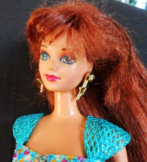 Collectable Barbie doll 1995 jewel hair mermaid Midge by mattel made in Indonesia