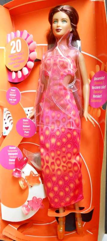 collectable Mattel Barbie Kayla Amazing Nails Doll 2001 NRFB