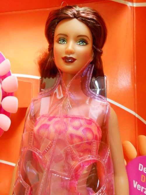 collectable Mattel Barbie Kayla Amazing Nails Doll 2001 NRFB