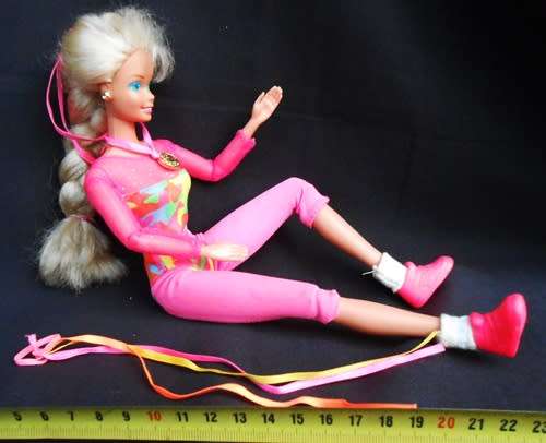 Vintage Collectable Gymnast Barbie 1993/1994 wit original clothes and accessories