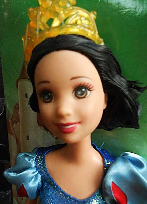Collectable Disney Princess Snow White same size as Barbie by Mattel N I B 2012