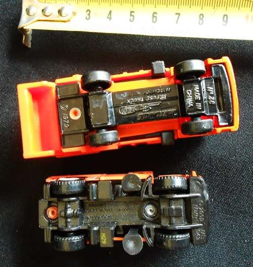 Collectable Die Cast  2 Matchbox Street Cleaning Trucks