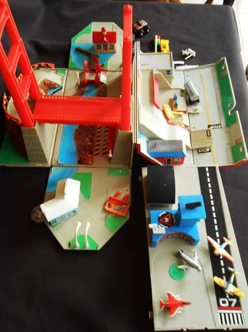 Vintage Micro Machines Super City Toolbox 1988 Galoob Playset NEAR COMPLETE