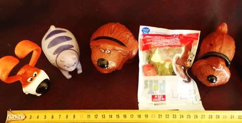 collectable Figures from The Secret Life of Pets five toys