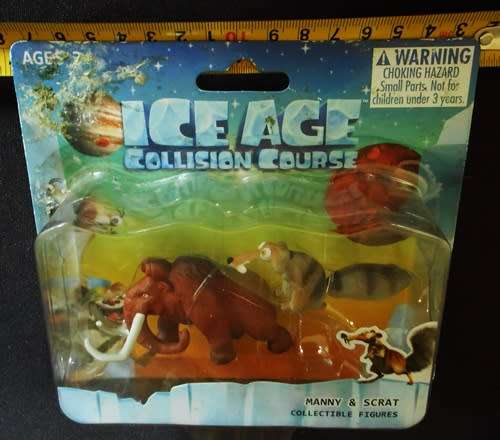 Collectable  Ice Age Figures Manny and Scrat NIP