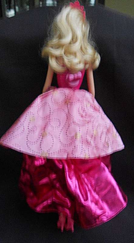 collectable Barbie Beautiful Ruby Dress Wind Up Outfit Doll 2010