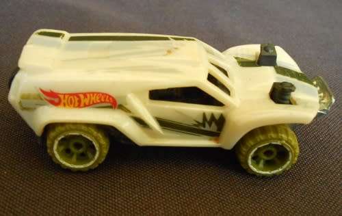 collectable B12- 2013 Mattel Hot Wheels Land Crusher 101