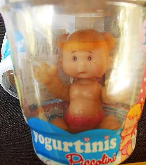 Collectible  small dolls Yogurtini Piccolini with diaper in yogurt tub 4 dolls set  N I P