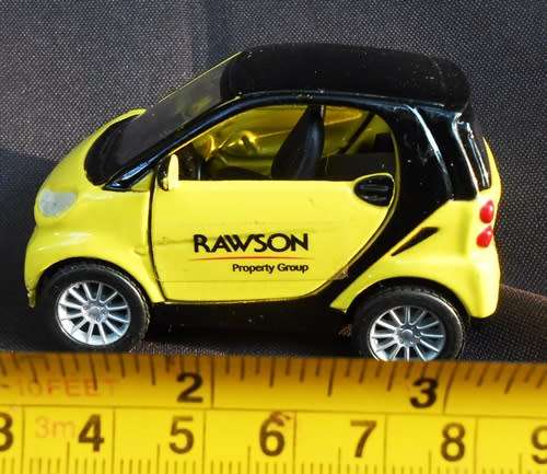 1:32 Scale maisto smart fortwo pull back SmartCar micro diecast model car toy