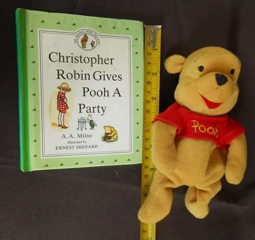 Winnie The Pooh 18 cm Walt Disney Company including a Winnie-The-Pooh Book by A A Milne
