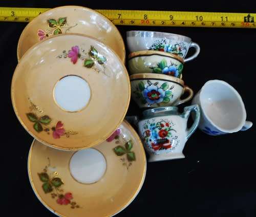Collectable vintage lustreware children`s teaset assorted loose items
