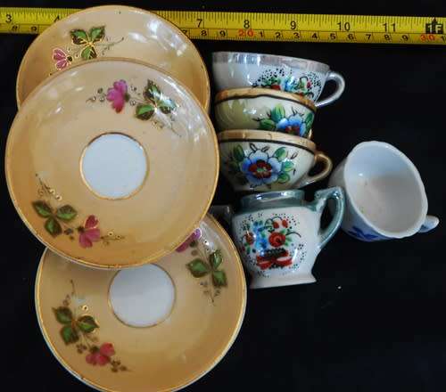 Collectable vintage lustreware children`s teaset assorted loose items