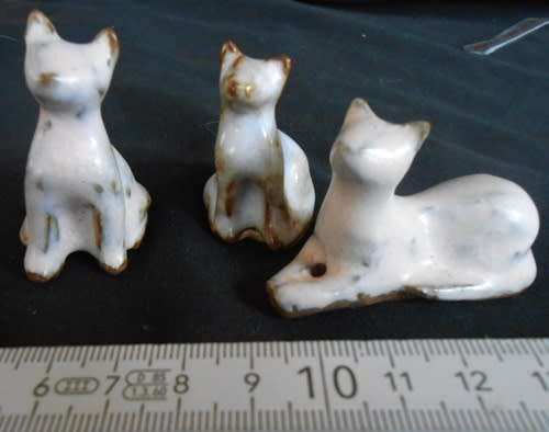 Collectable set of three tiny cats Handmade Pottery suitable for a dollshouse or printers tray