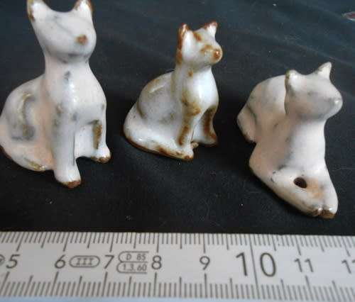 Collectable set of three tiny cats Handmade Pottery suitable for a dollshouse or printers tray