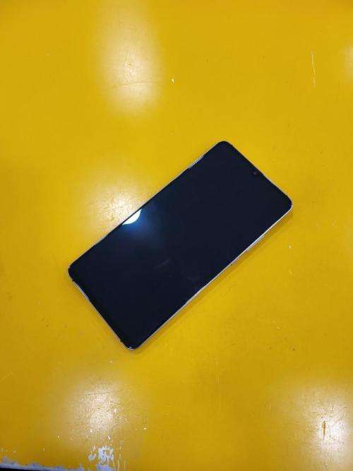 Huawei Mate X 5G ---- 3 Available  1 - NEW / 2 - USED