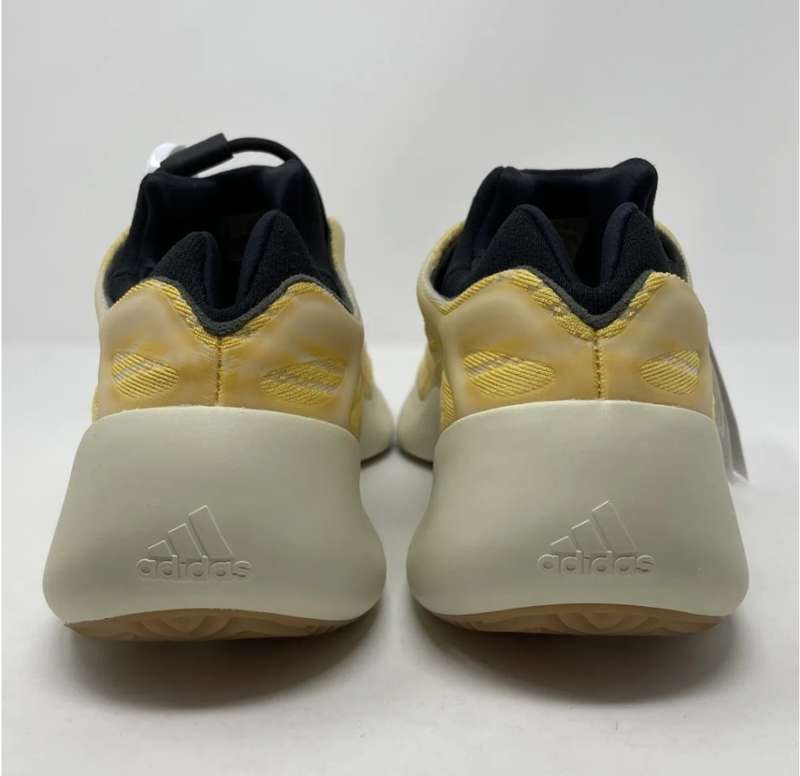 Original Adidas YEEZY 700 V3 Mono Safflower sneakers worth R9000