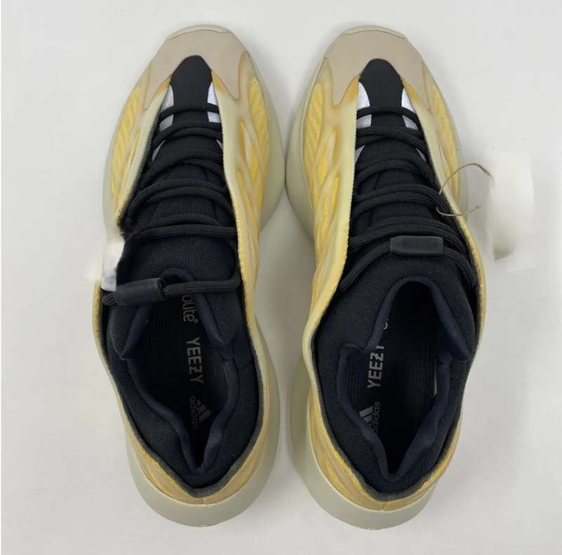 Original Adidas YEEZY 700 V3 Mono Safflower sneakers worth R9000