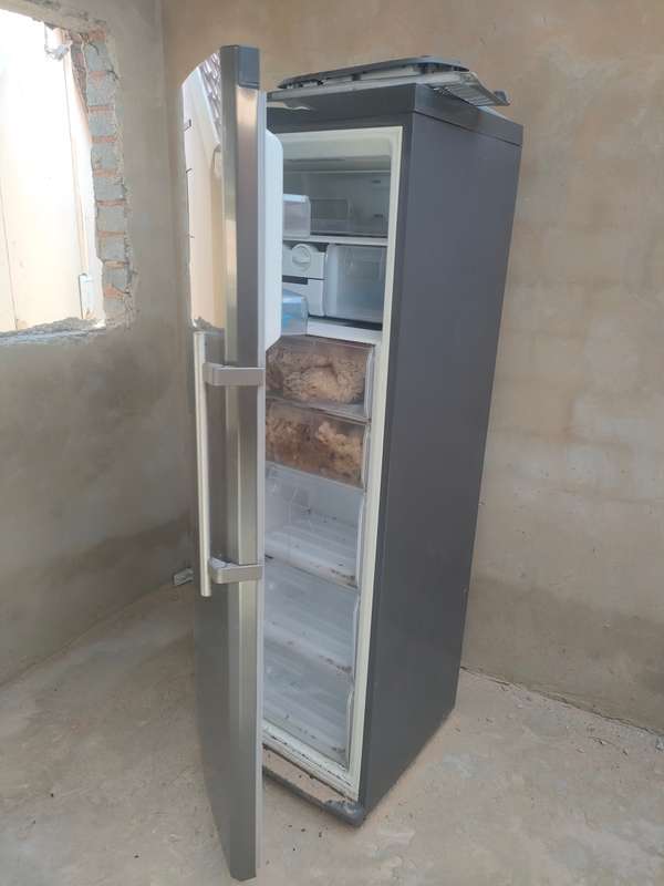 Very Fancy Samsung RR82WEIS Upright Freezer Fridge