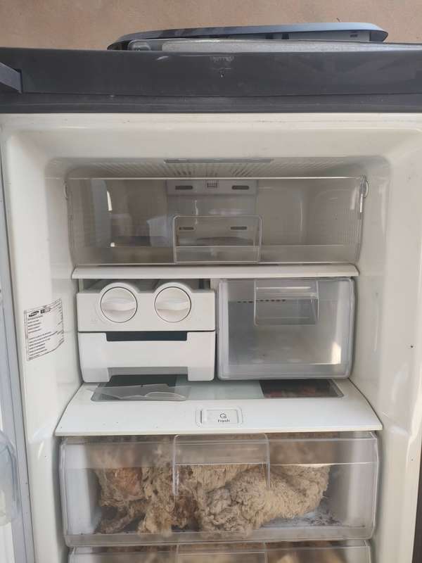 Very Fancy Samsung RR82WEIS Upright Freezer Fridge