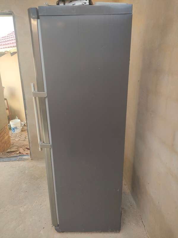 Very Fancy Samsung RR82WEIS Upright Freezer Fridge