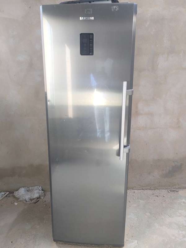 Very Fancy Samsung RR82WEIS Upright Freezer Fridge