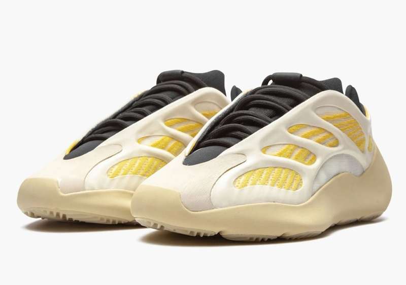Original Adidas YEEZY 700 V3 Mono Safflower sneakers worth R9000