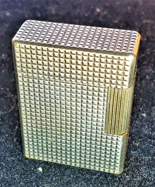 Fantastic St Dupont Roler Gas lighter from the 1960's. With original serial number. "De Paris"