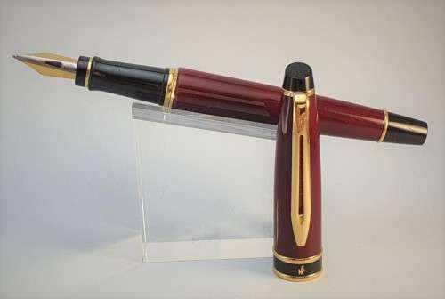 Waterman of Paris Expert MK1 Fountain Pen. In Like New Condition. Stunning Burgundy Colour.