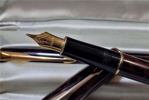 Vintage Pen Sale. #1. Parker Sonnet Fountain Pen and Pencil Set. In original hard shell case.