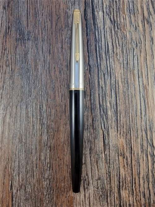 Vintage Pen Sale #12. Parker 45 Fountain Pen. 14KT Gold Nib. Black body.
