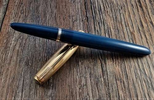 Vintage Pen Sale #12. Parker 45 Fountain Pen. 14KT Gold Nib. Black body.