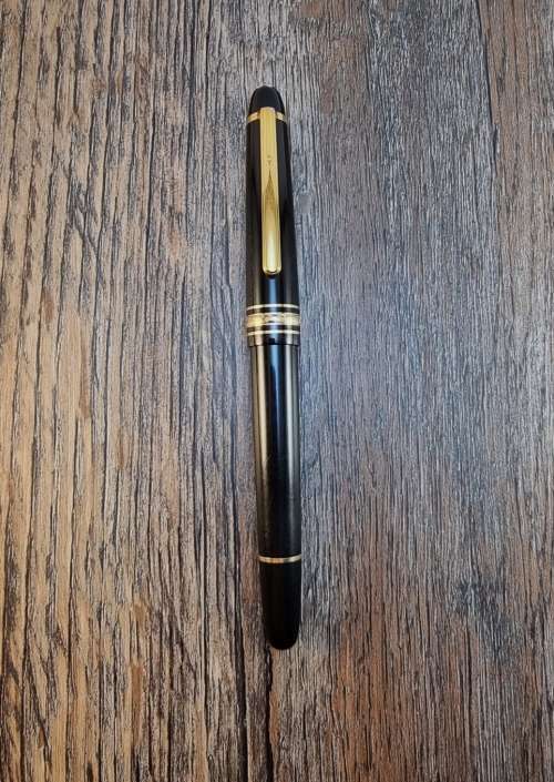 Montblanc Classique Fountain Pen. In Box!