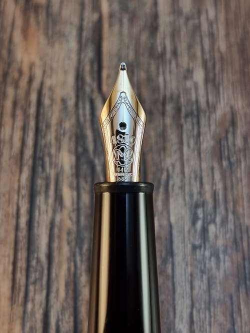 Montblanc Classique Fountain Pen. In Box!