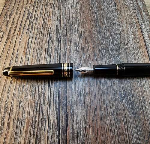 Montblanc Classique Fountain Pen. In Box!