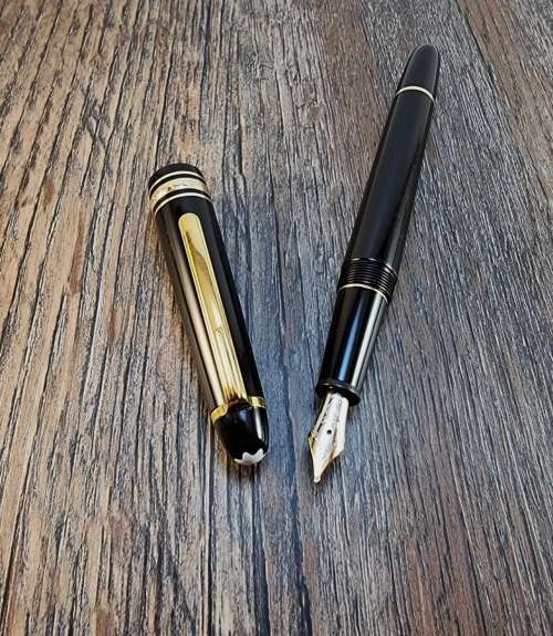 Montblanc Classique Fountain Pen. In Box!