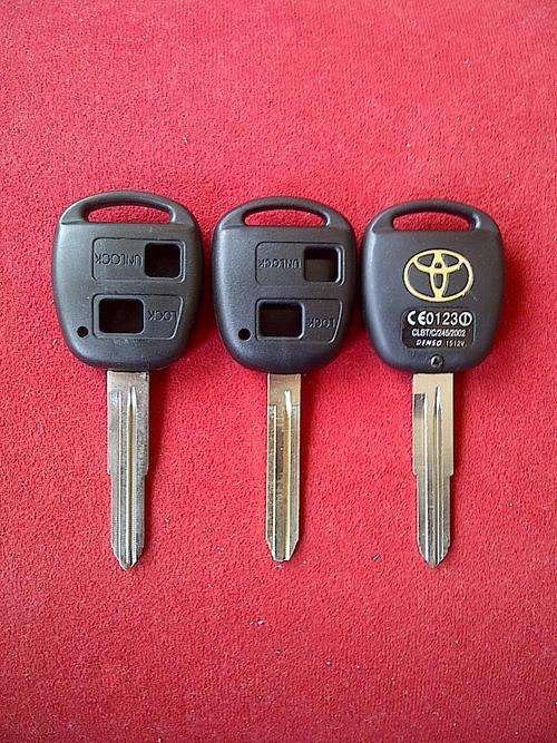 Toyota 2 Button remote key case/shell/fob + blank blade R95