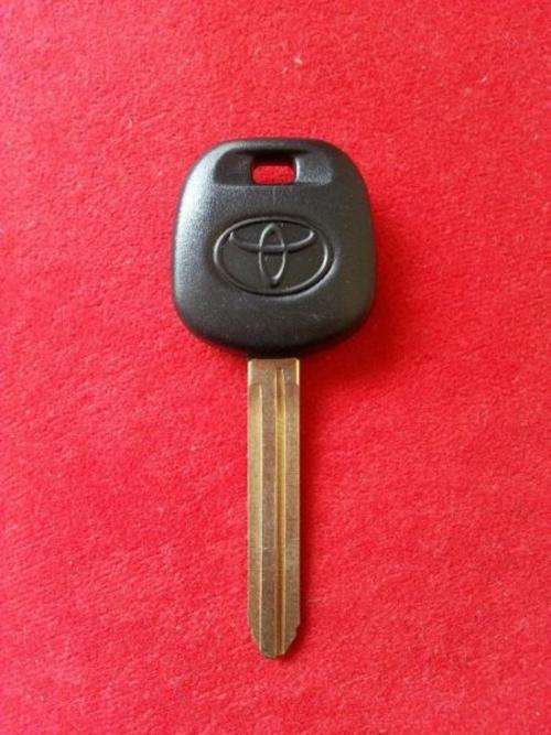 Toyota Transponder Key with 4D67 Blank Chip, Toy43 Blade, Brand New, R220