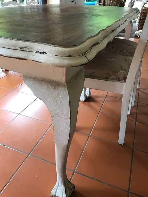 Techniqued 6 seater table and 6 chairs