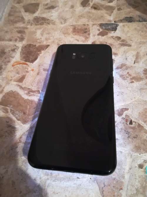 **SAMSUNG  S8PLUS IN BRAND NEW CONDITION 6 GIG RAM,128 GIG STORAGE, 12 MP CAMERA