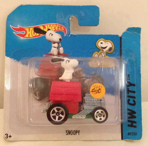 HotWheels THE SNOOPY MOBILE fat mag version - as featured in THE PEANUTS TV SHOW - on card