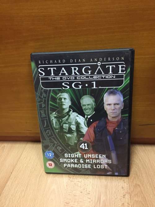 4 x DVDs STARGATE TV SHOW 12 episodes