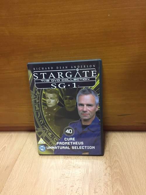 4 x DVDs STARGATE TV SHOW 12 episodes