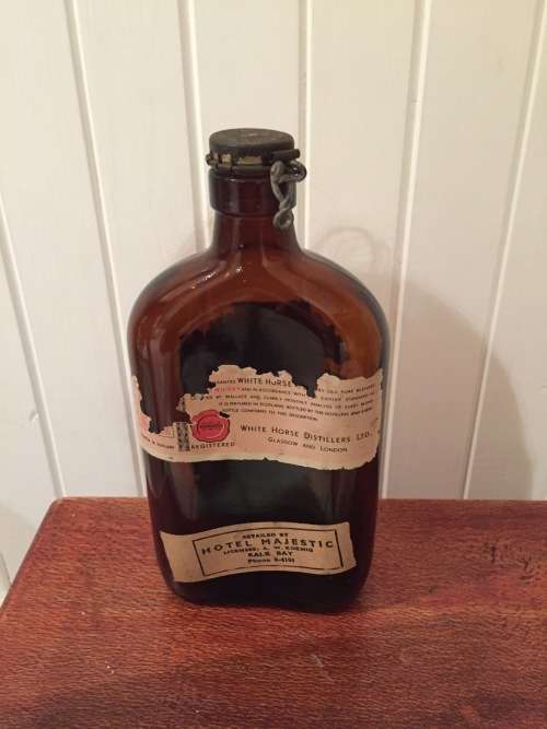 Vintage WHITE HORSE SCOTCH WHISKY - South African - estimated 1940s or earlier