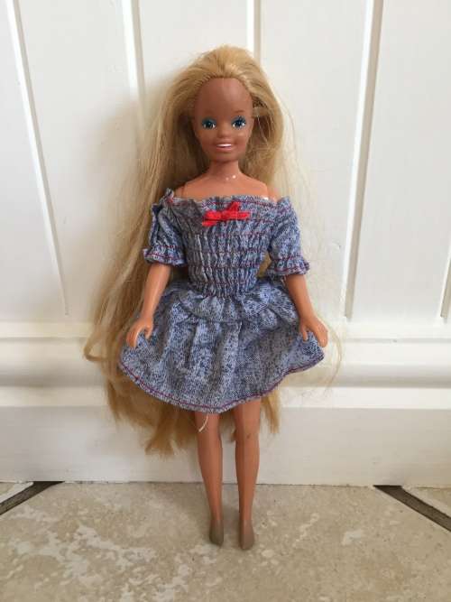 Vintage SKIPPER doll from BARBIE mid to late 1970s by MATTEL Toys