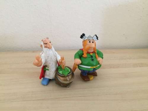 Kinder Surprise Eggs ASTERIX Mini Figures