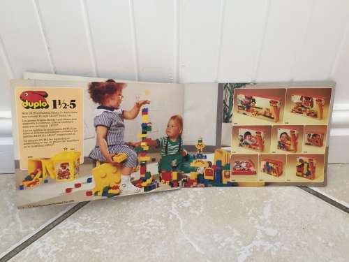 Original LEGO 1990 Catalogue - features LEGO city,  space sets