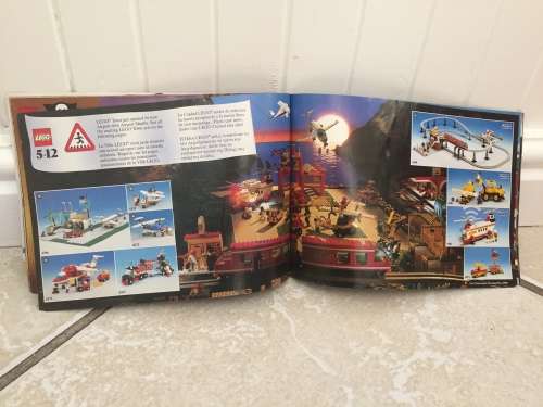 Original LEGO 1990 Catalogue - features LEGO city,  space sets