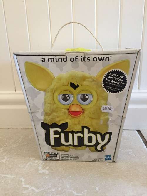 Hasbro FURBY YELLOW Interactive Plush Toy - New Mint in Box