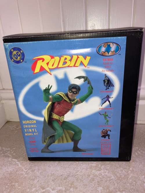 ROBIN from Batman figure HORIZON models kit 1996